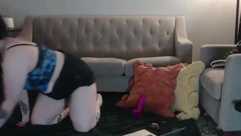 rainydazexo online show from April 5, 6:45 am