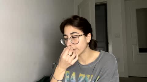 Ray Ray online show from December 7, 3:04 am