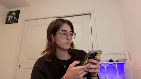 Ray Ray online show from September 17, 4:43 am