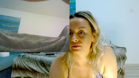 Kim-Hot-Girl online show from April 23, 8:11 am