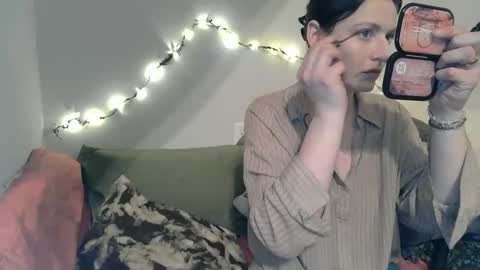    RAMONA Q   online show from February 20, 4:00 am