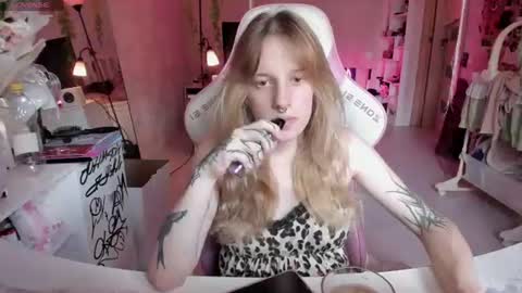 Rapunzel online show from August 6, 1:07 pm