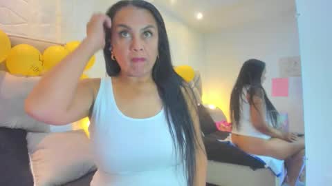 Raquel Moore  online show from December 22, 5:38 pm