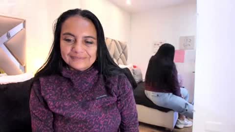 Raquel Moore  online show from March 3, 12:55 pm