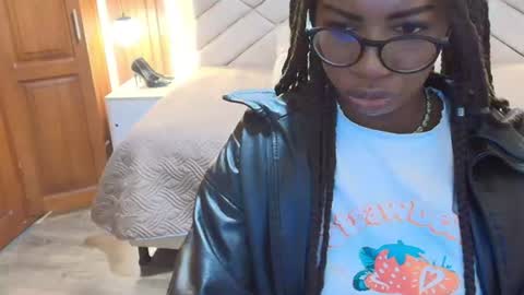 Raquel online show from July 30, 12:17 pm