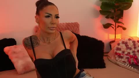 raquellexo online show from May 4, 7:12 am