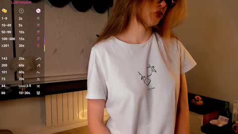 Nicole online show from November 25, 11:01 am