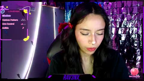   online show from November 11, 8:55 am