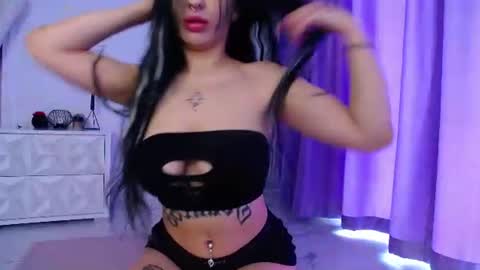 Raven Foxxy online show from June 23, 6:33 am