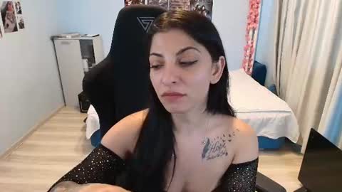 raven_haired_goddess online show from July 28, 10:24 am