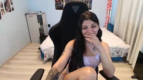 raven_haired_goddess online show from July 24, 7:50 am