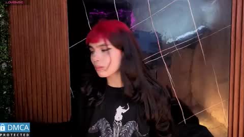 raven_rox_ online show from December 15, 3:01 am