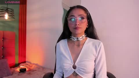 raven_smith_ online show from June 25, 12:43 am