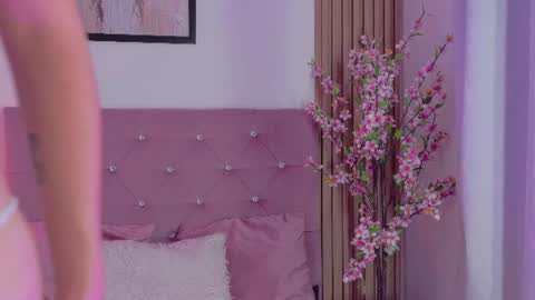 ravena_queen online show from July 28, 1:36 am