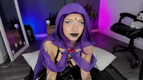 Raven Witch online show from July 24, 7:44 pm