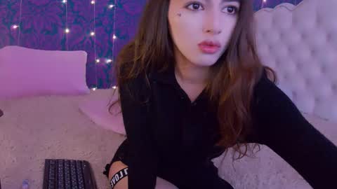 Snapshot of rawdare chatting on November 1, 4:33 pm Lillian online show from November 1, 4:33 pm