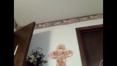 rayvenveil online show from May 5, 10:40 am