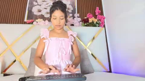 DONCELLA online show from July 31, 9:05 pm