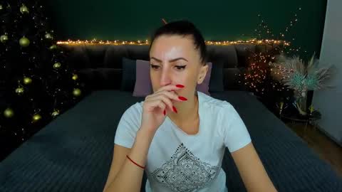 Snapshot of rebecca_diamonds chatting on January 12, 6:06 am rebecca_diamonds online show from January 12, 6:06 am