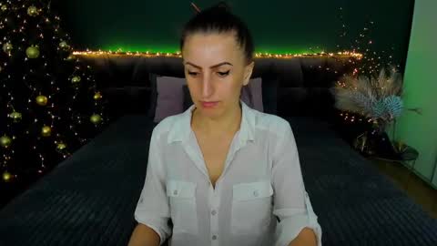 Snapshot of rebecca_diamonds chatting on December 25, 6:41 am rebecca_diamonds online show from December 25, 6:41 am