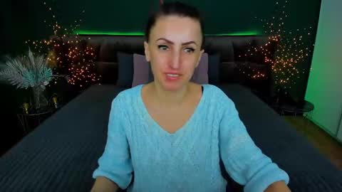 Snapshot of rebecca_diamonds chatting on February 11, 6:40 am rebecca_diamonds online show from February 11, 6:40 am