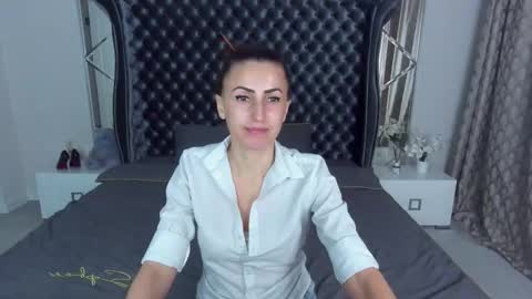 Snapshot of rebecca_diamonds chatting on October 19, 5:09 am rebecca_diamonds online show from October 19, 5:09 am