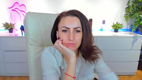 Snapshot of rebecca_diamonds chatting on February 3, 6:34 am rebecca_diamonds online show from February 3, 6:34 am