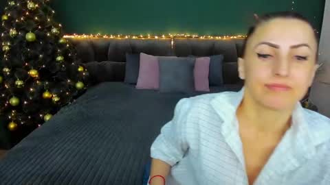 Snapshot of rebecca_diamonds chatting on January 2, 6:07 am rebecca_diamonds online show from January 2, 6:07 am