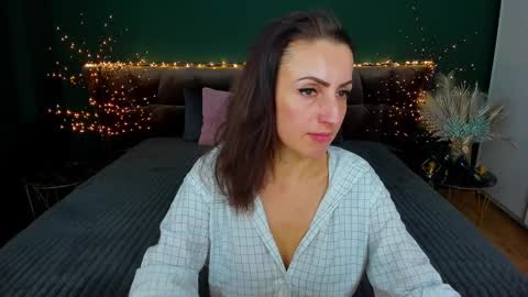 Snapshot of rebecca_diamonds chatting on January 23, 8:04 am rebecca_diamonds online show from January 23, 8:04 am