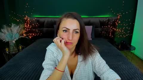 Snapshot of rebecca_diamonds chatting on February 25, 7:31 am rebecca_diamonds online show from February 25, 7:31 am
