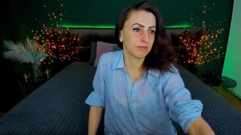 Snapshot of rebecca_diamonds chatting on February 4, 6:14 am rebecca_diamonds online show from February 4, 6:14 am