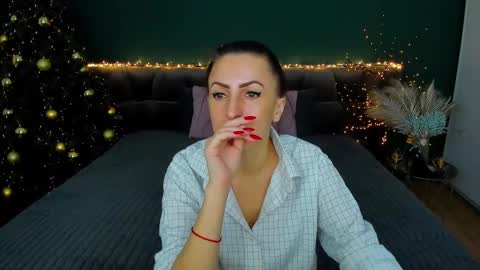 Snapshot of rebecca_diamonds chatting on December 30, 6:31 am rebecca_diamonds online show from December 30, 6:31 am