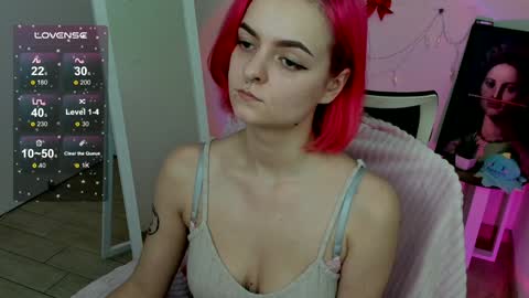 Snapshot of red_bestie_ chatting on January 18, 1:51 pm Bestie online show from January 18, 1:51 pm