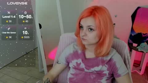 Snapshot of red_bestie_ chatting on September 25, 12:26 pm Bestie online show from September 25, 12:26 pm
