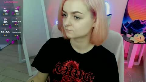 Snapshot of red_bestie_ chatting on February 27, 2:32 pm Bestie online show from February 27, 2:32 pm