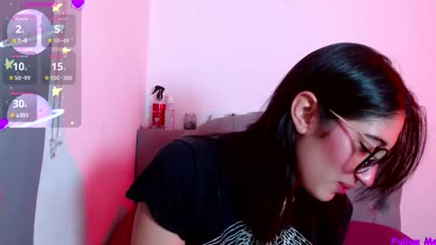 IG   OF red moonn online show from October 30, 5:10 am