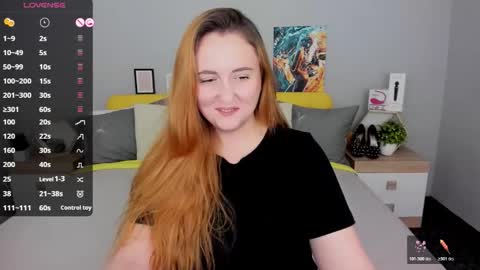 Snapshot of red_naughtyfox chatting on October 24, 6:59 pm Lessy Fox online show from October 24, 6:59 pm