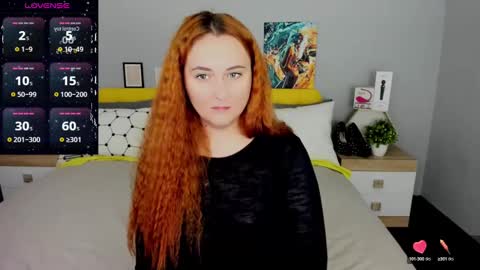 Snapshot of red_naughtyfox chatting on February 6, 6:46 pm Lessy Fox online show from February 6, 6:46 pm