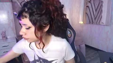 red_pandaa online show from July 22, 3:29 am