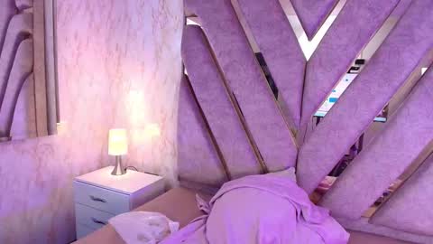 red_pandaa online show from February 6, 7:01 am