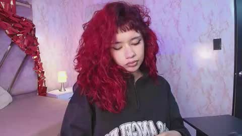 red_pandaa online show from March 4, 3:24 am