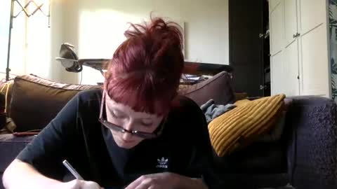redcassie666 online show from June 4, 2:43 pm