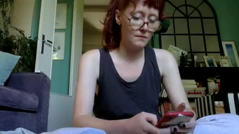 redcassie666 online show from June 7, 3:41 pm