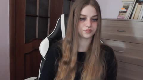 Lily online show from December 23, 2:59 am