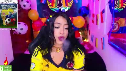 Lili Lopez online show from July 3, 8:04 pm