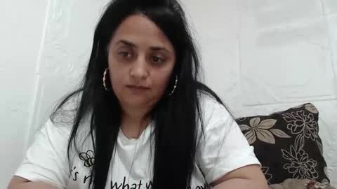 Reea online show from April 28, 8:24 pm