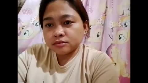 reign0000 online show from March 23, 1:12 am