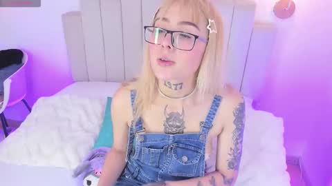 Reika  online show from November 3, 2:54 pm