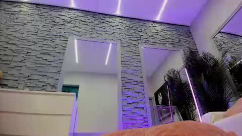 reina cummings online show from July 12, 9:32 am