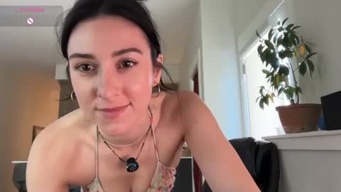 Remi online show from June 13, 8:06 pm